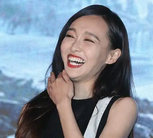 女明星开怀大笑,赵丽颖可爱,杨颖嘴巴大,看到最后一个好治愈!