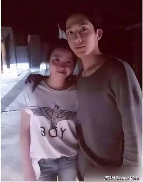 后来她又喜欢上井柏然,王中磊直接让井柏然来陪女儿过生日.