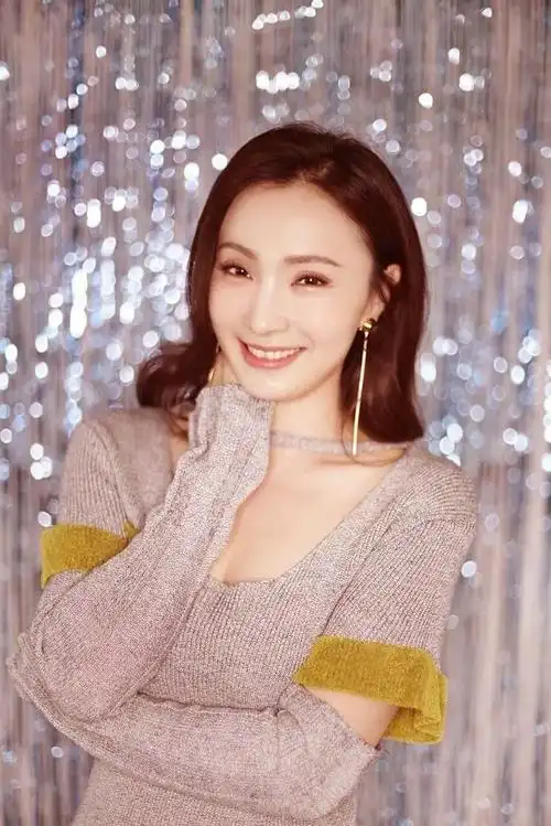 陶虹,1972年1月15日生于江苏无锡,中国影视女演员,原花样游泳运动员