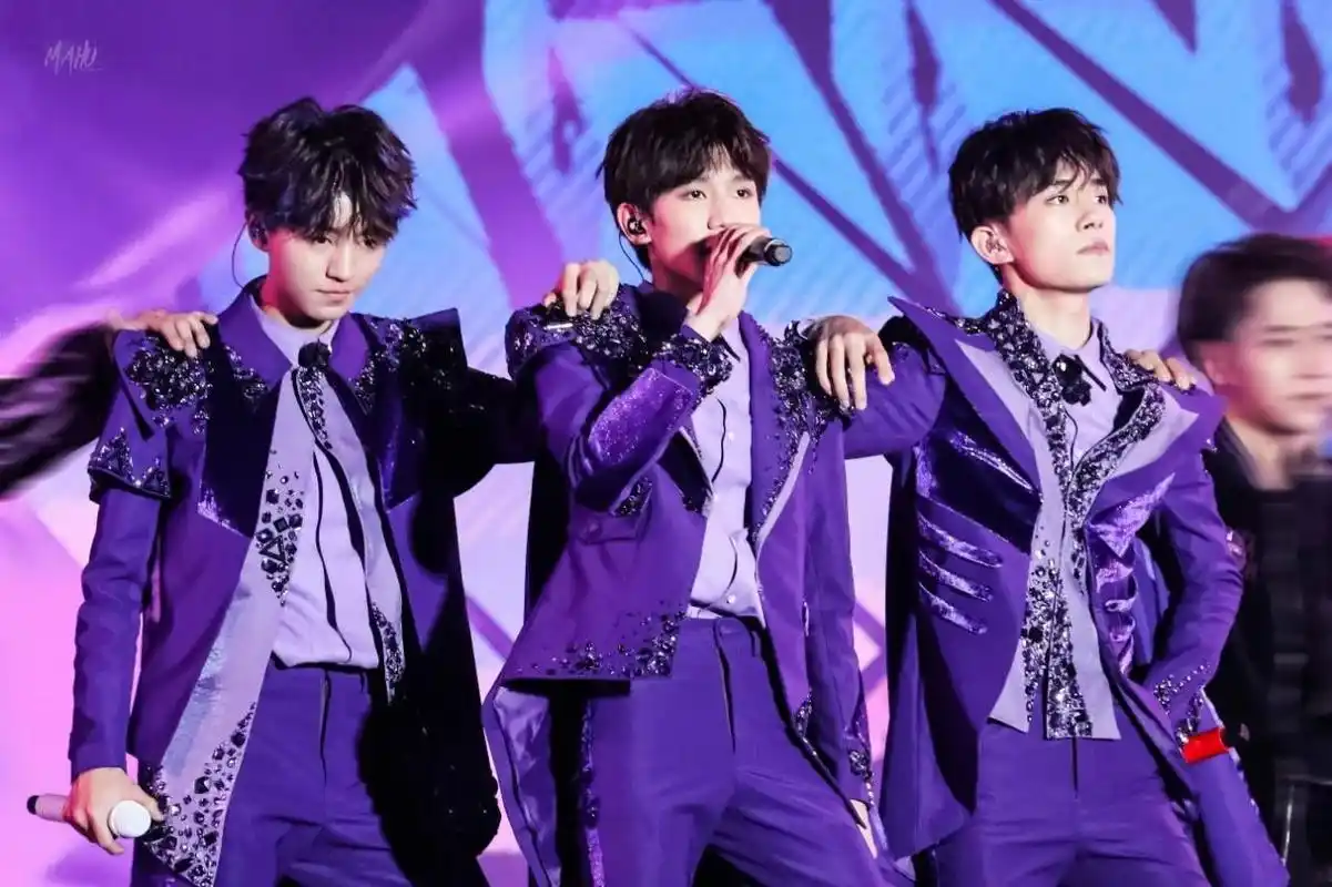 tfboys北京合体,西安演唱会前三天排练,默契度不如粉丝合唱?