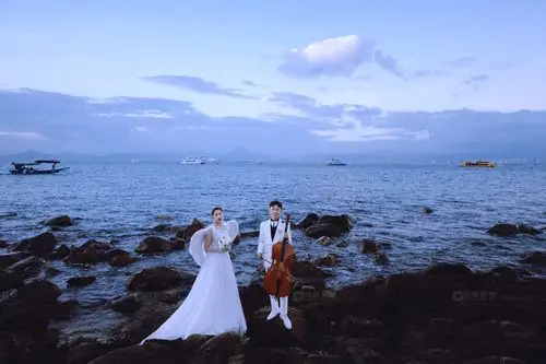 韩格聚爱极致浪漫的冷色调海边婚纱照