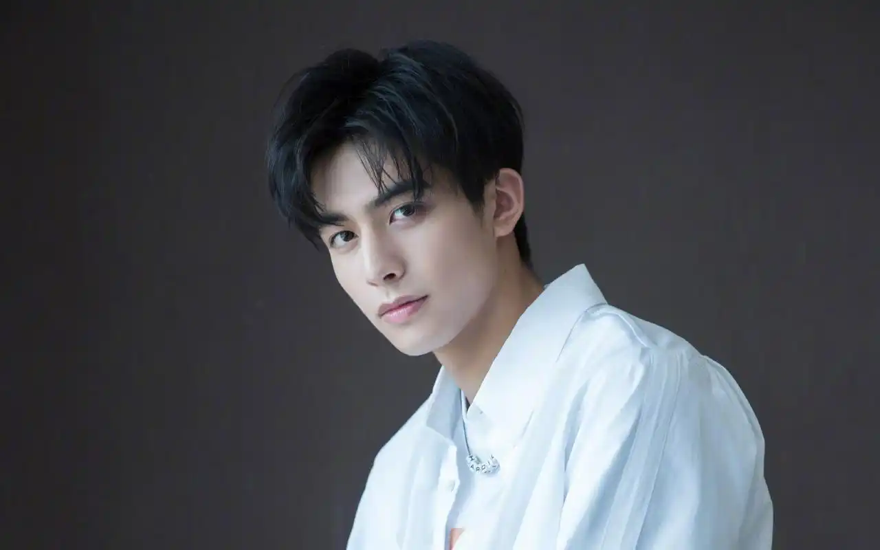 宋威龙帅气图片高清电脑桌面壁纸