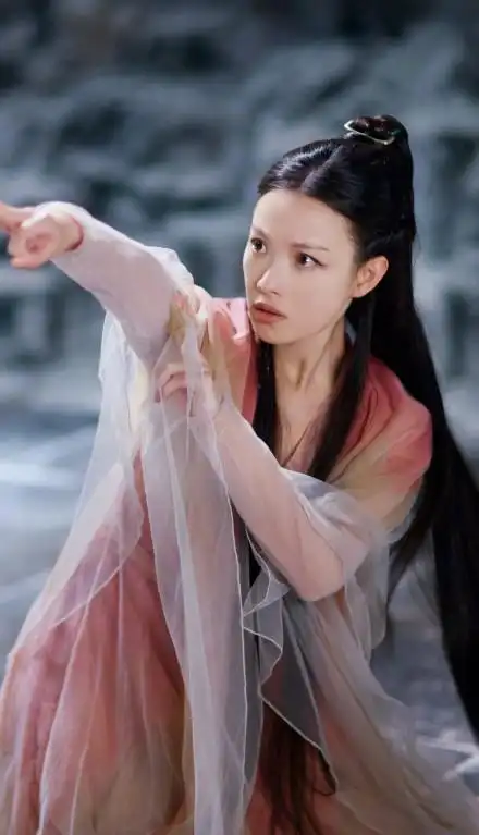 倪妮汉元素古装惊艳化上清新淡雅的裸妆惊艳了时光