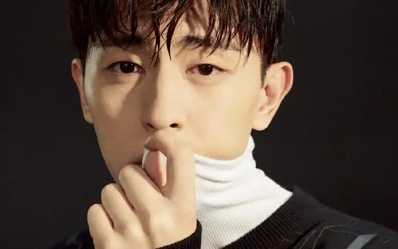 邓伦帅气百变写真图片桌面壁纸