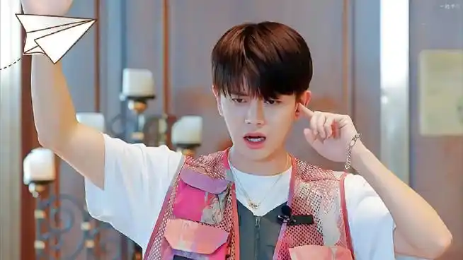 昨天有嘉人问综艺考古,我就随便弄了下,看看就好#任嘉伦#20170311快乐