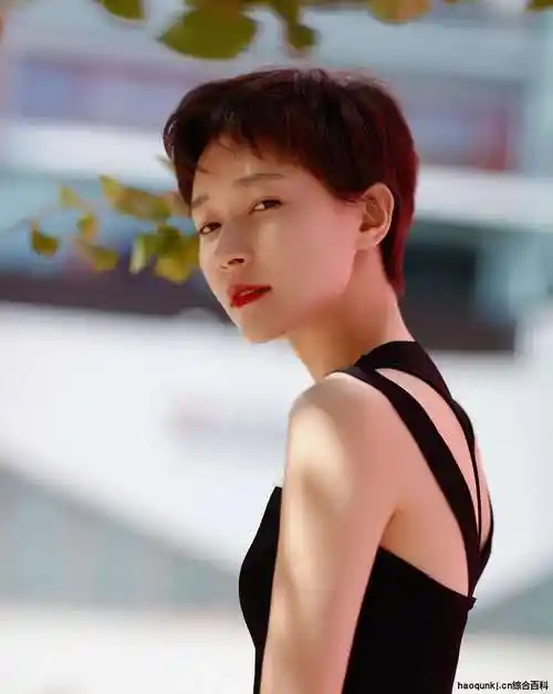 焦俊艳个人资料(演员焦俊艳:被亲爹吐槽太土,出道至今无绯闻,35岁仍