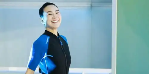 《星跳水立方》"佟掌柜"闫妮遭淘汰