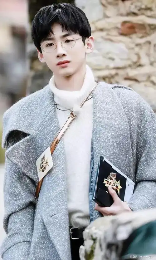 2023年8月4日国内知名娱乐明星白敬亭在社交媒体上发布了一条引