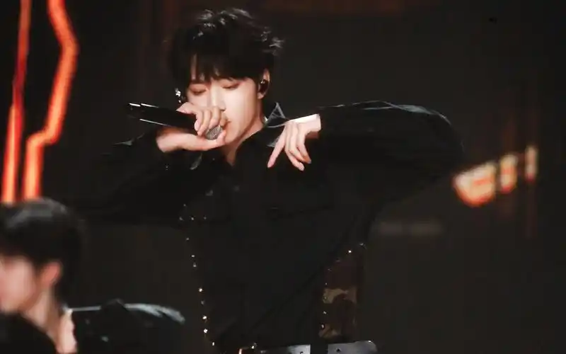 有最帅只有更帅的男高rapper2021tmea盛典男儿歌舞台首秀刘耀文focus