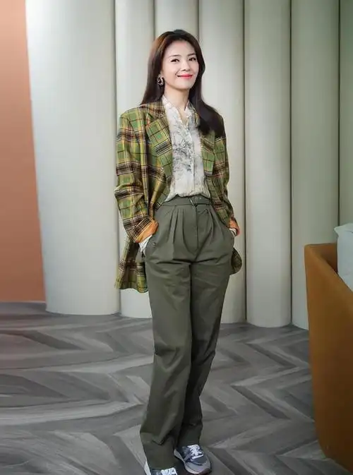 45岁刘涛被质疑整容样貌大变撞脸宋慧乔医美过度完全认不出