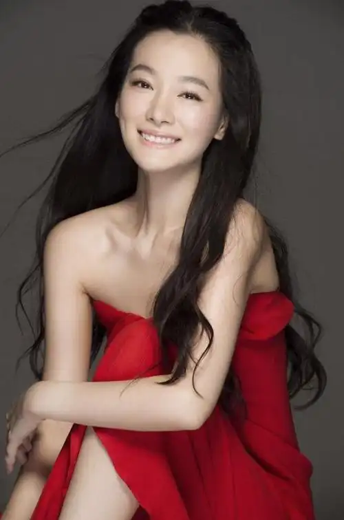 辛月个人资料:嫁大13岁于震,婚后连生3胎,被丈夫一家宠成宝