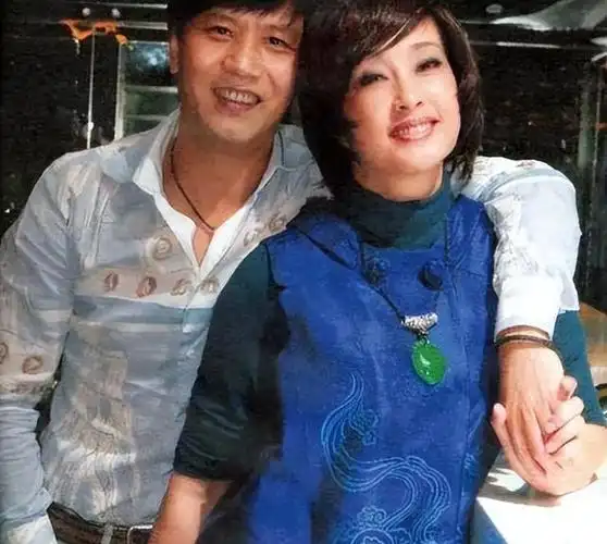 回顾刘晓庆前夫阿峰我不是一个好丈夫但余生我想做个好爸爸