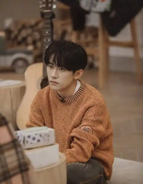 金星罕见称赞小鲜肉,流量应该提升自己_朱正廷_易烊_舞蹈