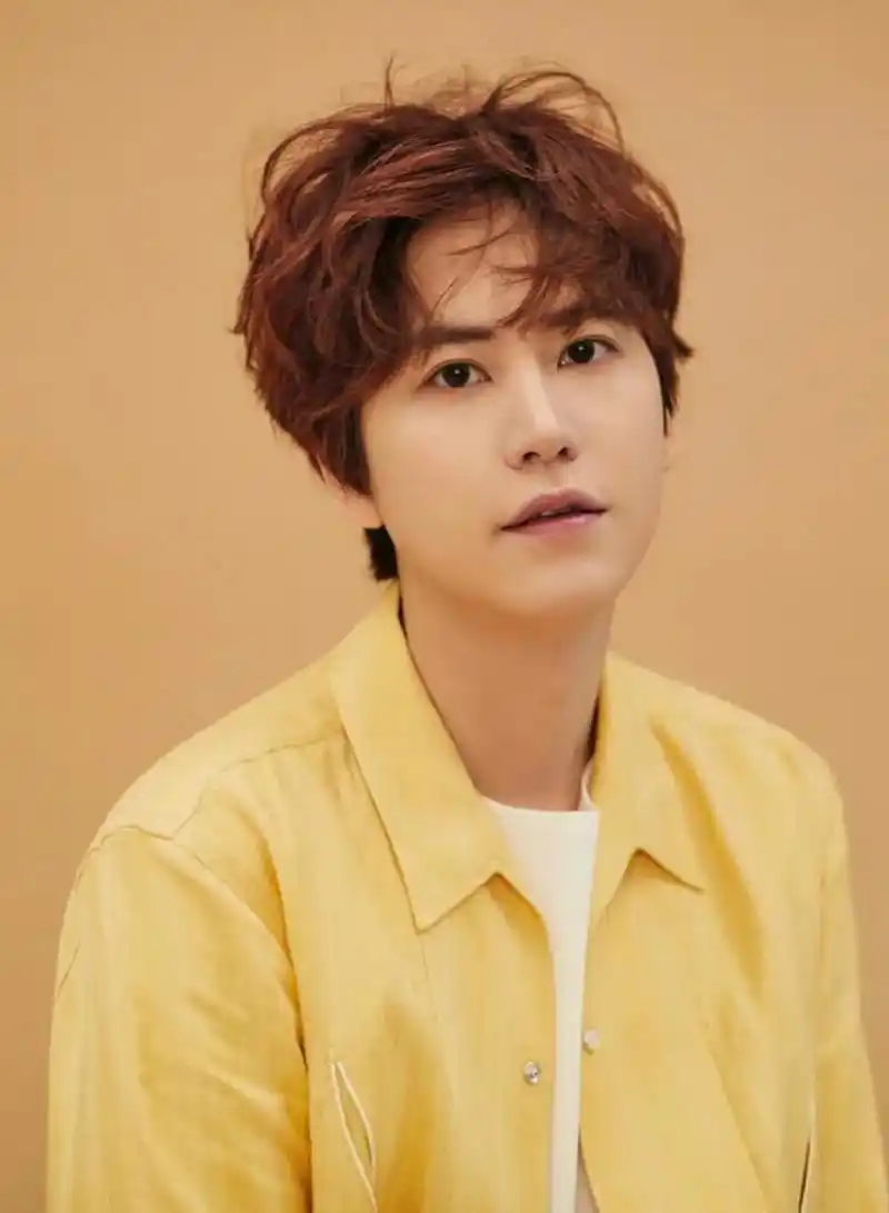 【曺圭贤遭遇袭击负伤 网友斥责现场安保】 super junior的曺圭贤遭遇