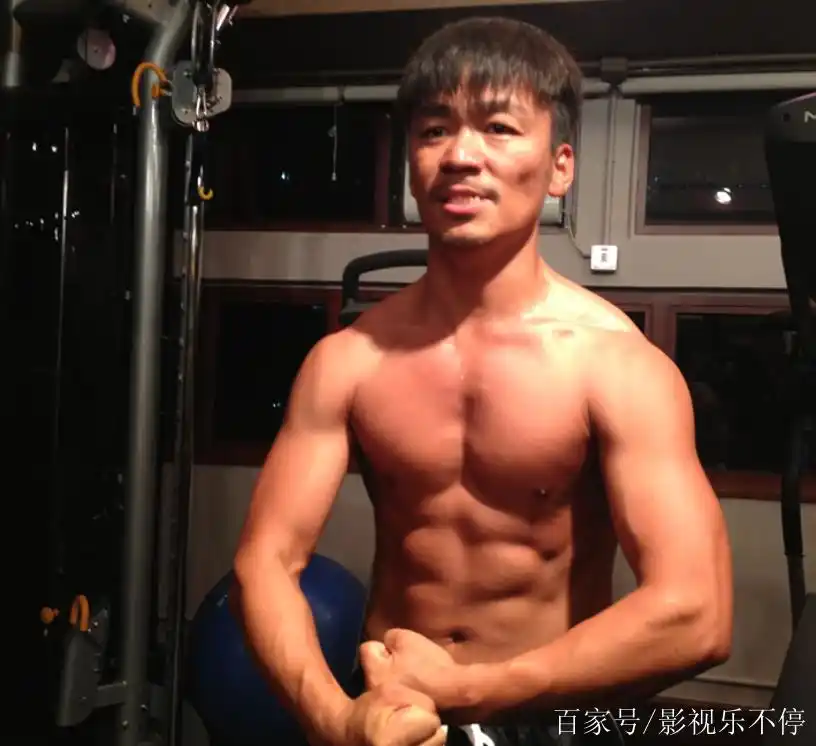盘点那些男明星的八块腹肌,吴京垫底,甄子丹,任天野不分伯仲!