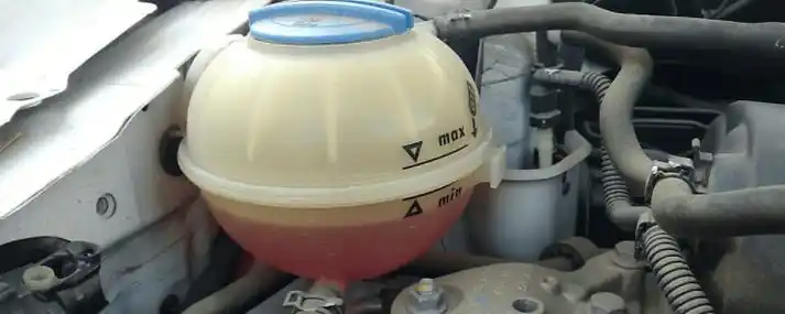 发动机冷却液液位过低还能开吗_搜狐汽车_搜狐网