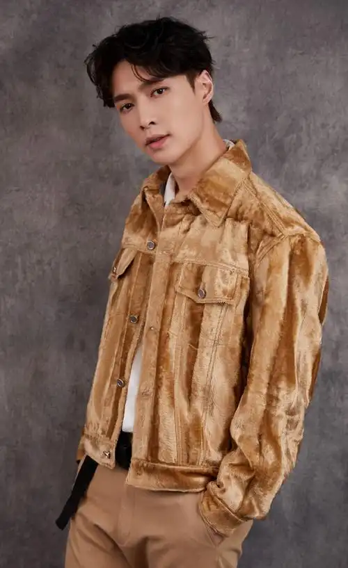 张艺兴酷帅有型时尚写真