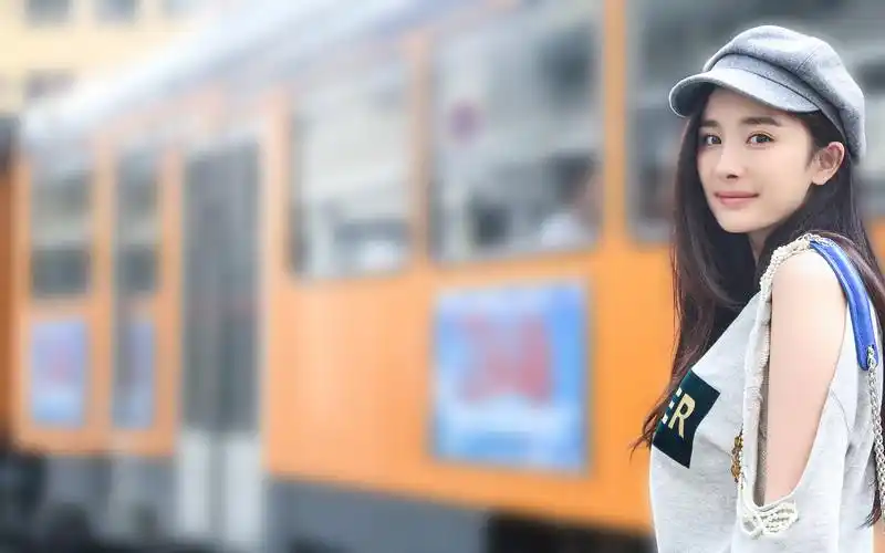 杨幂最美写真照,真的很有灵气,网友:我喜欢第三张!