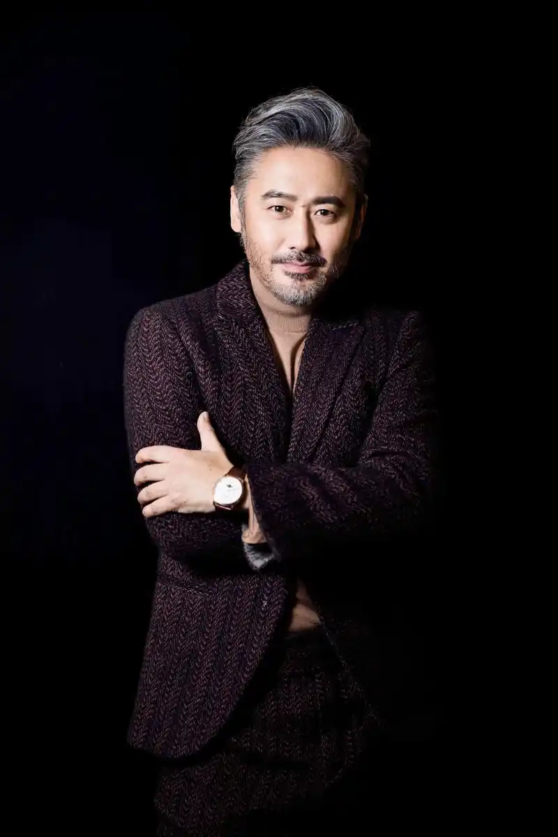 吴秀波和妻子名存实亡?"小三"好友爆猛料:承诺要和她买房结婚