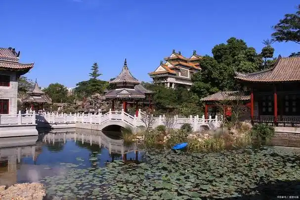 宝墨园位于广东省广州市番禺区