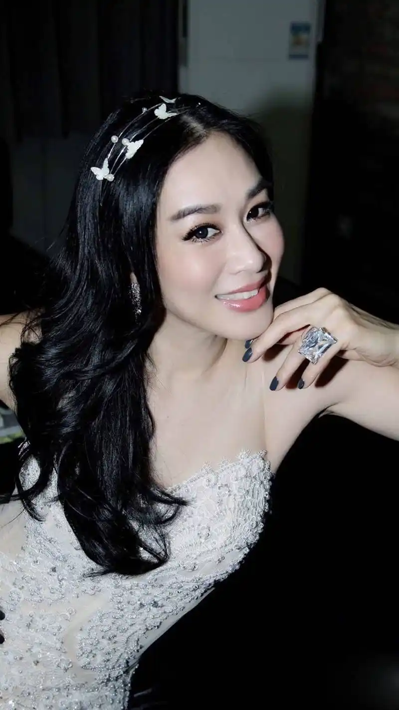 超过50岁的女明星,钟丽缇,伊能静近况,网友:活成笑话