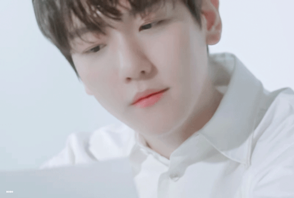 穿上衬衫就清纯感爆棚的边伯贤,令你心动了么?