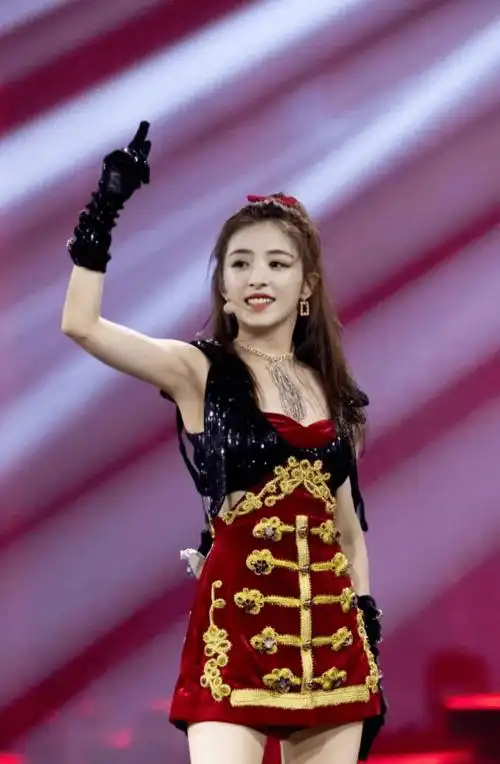 刚翻红,她又要凉了?_张含韵