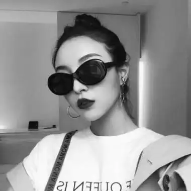 墨镜女头像霸气范酷女孩头像戴墨镜侧脸