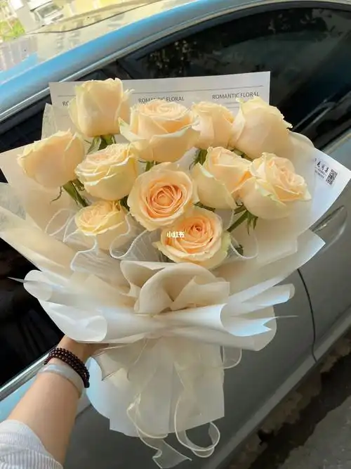 11朵香槟玫瑰花束