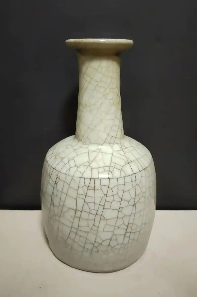 宋代官窑粉青釉纸槌瓶,高21厘米72口径6厘米72底足11厘米  - 抖音