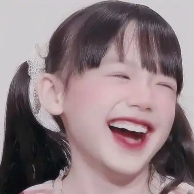 开怀大笑小女孩图片头像同一个小女孩可爱大笑图片高清头像