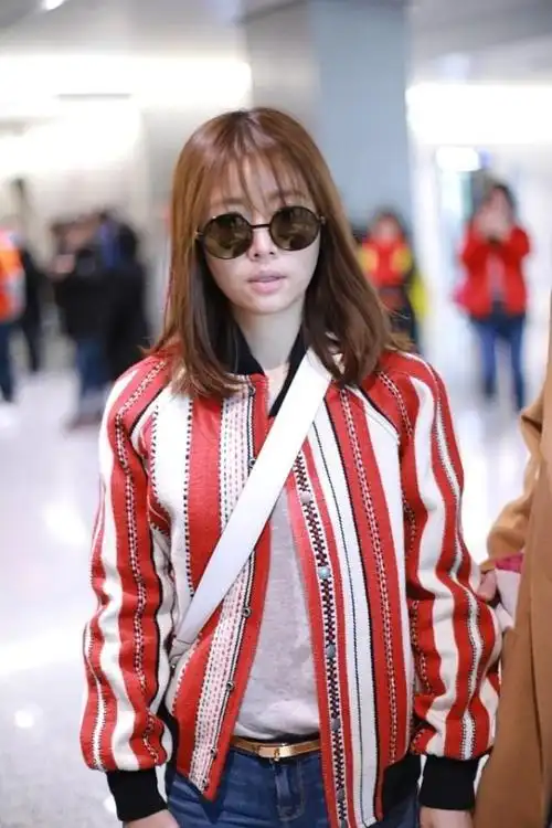 林心如好像完全不会老状态就像20多岁穿衣也很时髦