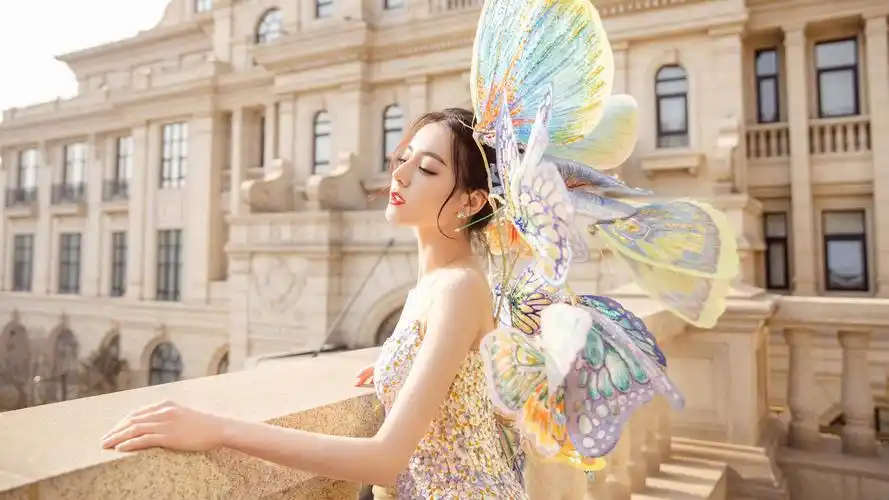 迪丽热巴明星风尚壁纸13