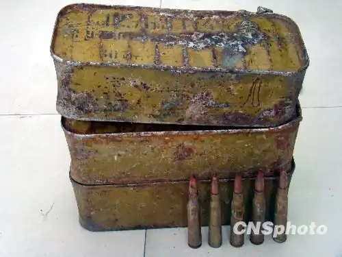 据边防民警介绍,这4箱军用子弹共有1000多发,保存较为完好,估