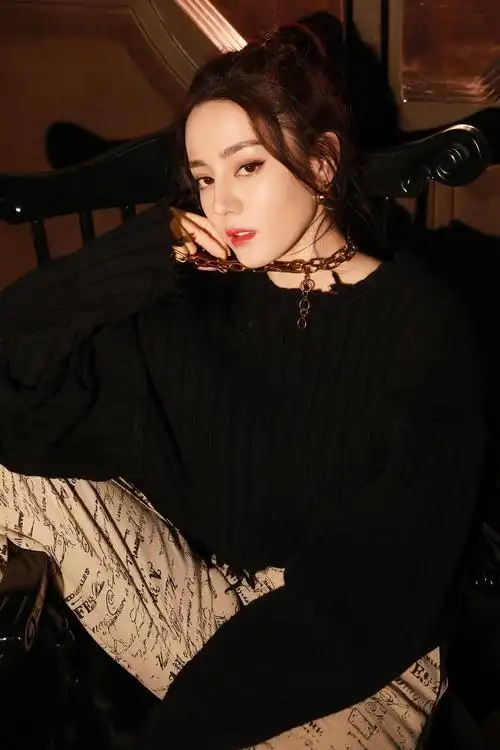 212迪丽热巴潮酷迪dear迪丽热巴来啦酷更带来了她的小品首秀憧憬欢笑