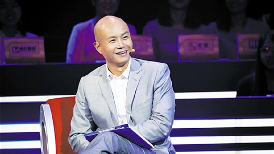 在很多的节目上面都能够看到他进行主持的身影.