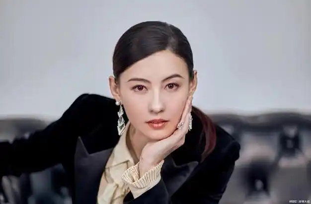 张柏芝获成龙高度评价, 演技出众未来可期, 表达了对|