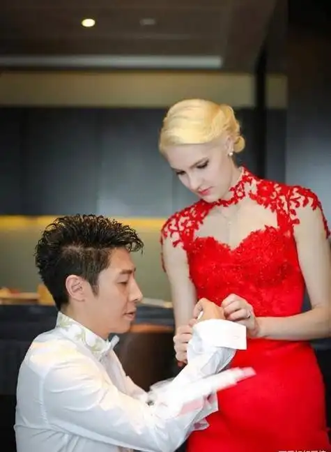 撒贝宁的白富美老婆用半年考上北大博士曾是央视舞台常客