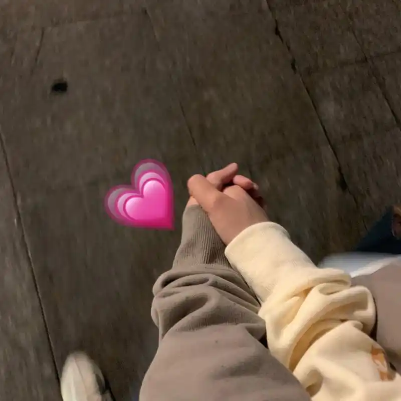 情侣拍照手势|牵手照|情侣拍照