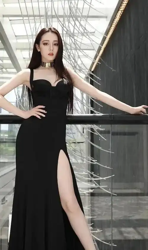 玫瑰佳人——迪丽热巴全新写真合集