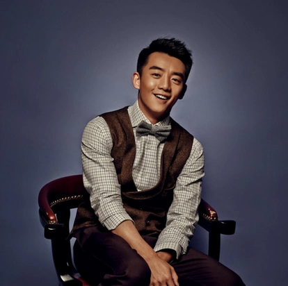 【图】曝郑恺大尺度写真图片 回应发飙称认真玩游戏兄弟们都懂