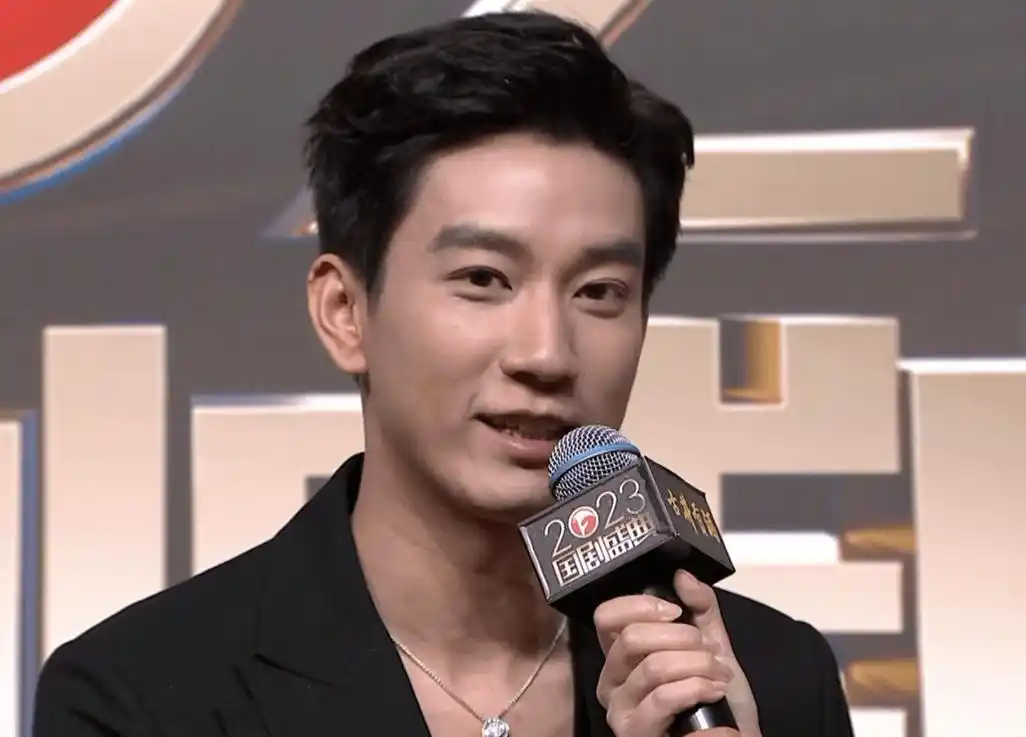 国剧盛典明星怼脸生图:陈数脸肿,杜淳满脸闭口,冯绍峰陆毅显老_镜头