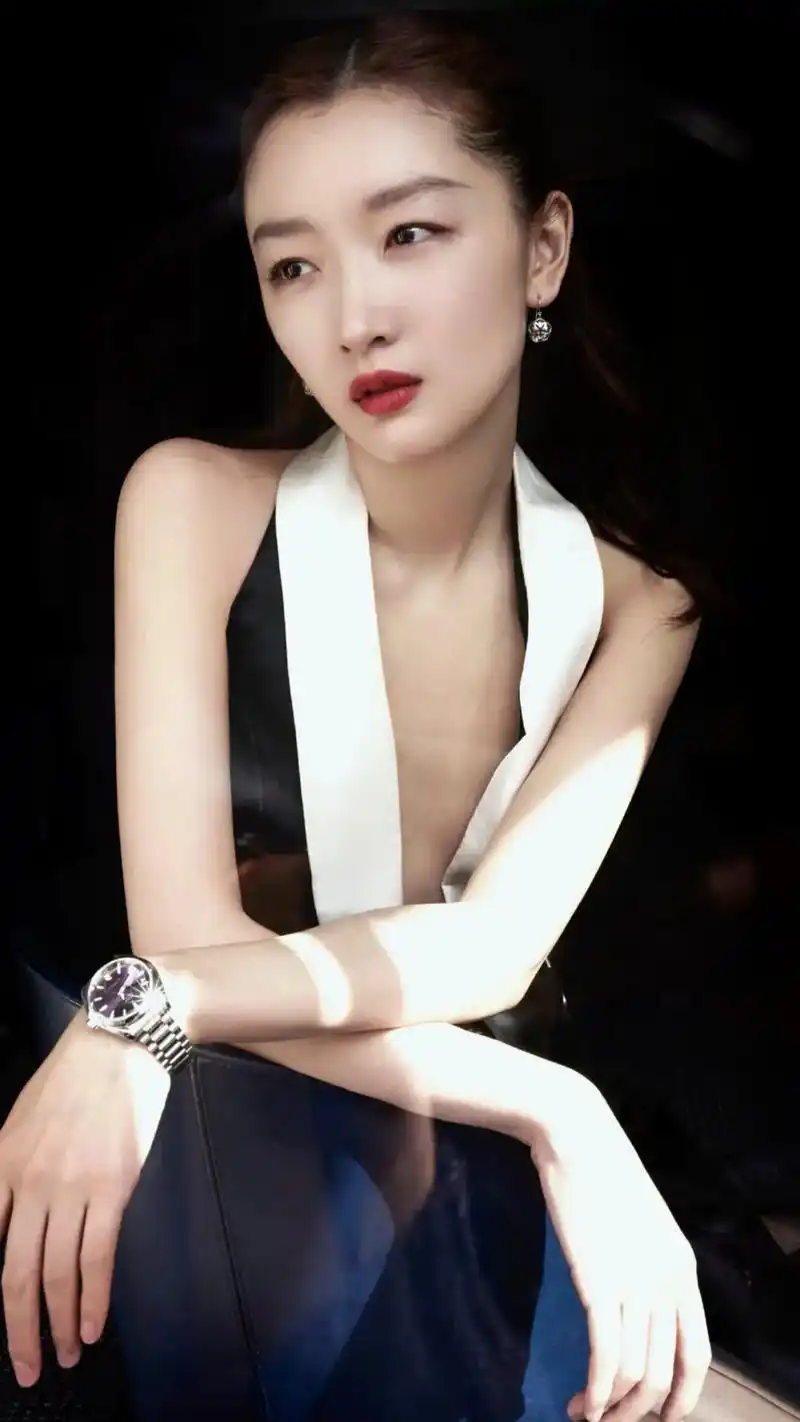 周冬雨,1992年1月31日出生于河北省石家庄市[1][2] - 抖音