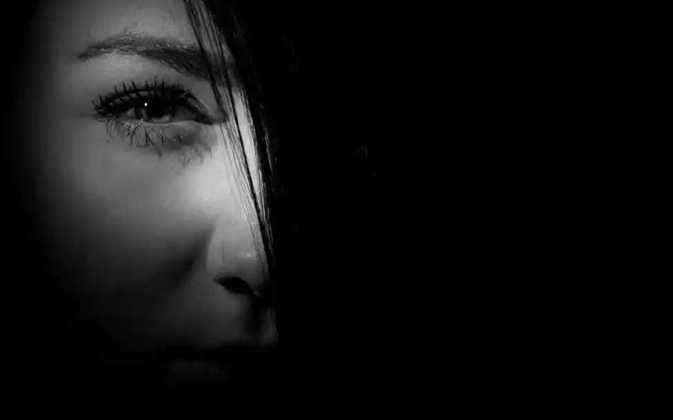 孤独伤心哭泣的女孩,高清壁纸,图片,时光记忆-回车桌面