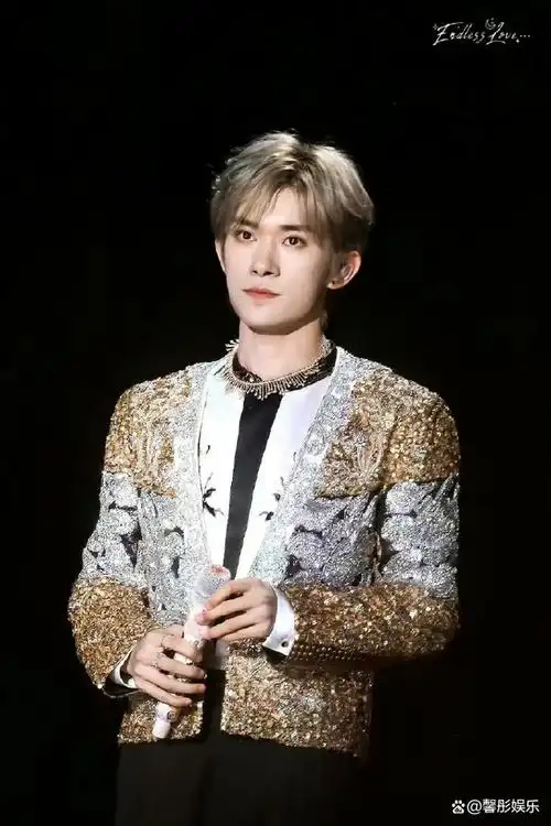 兴趣爱好广阔的易烊千玺,一度受到粉丝的追捧,如今一心磨练演技