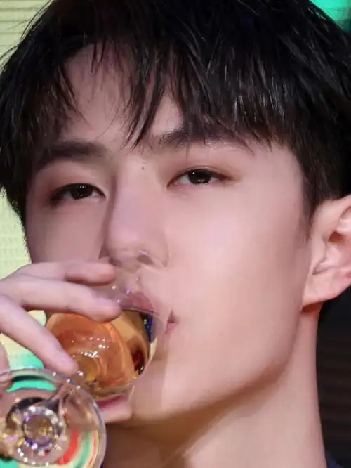 这难道是传说中爱情的美酒#王一博  #向全世界安利王一博