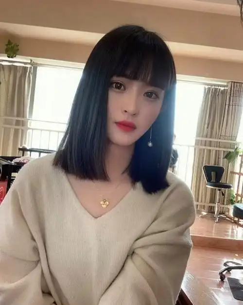 长脸女生想剪头,这4款发型才显气质更时髦,也是2021流行款