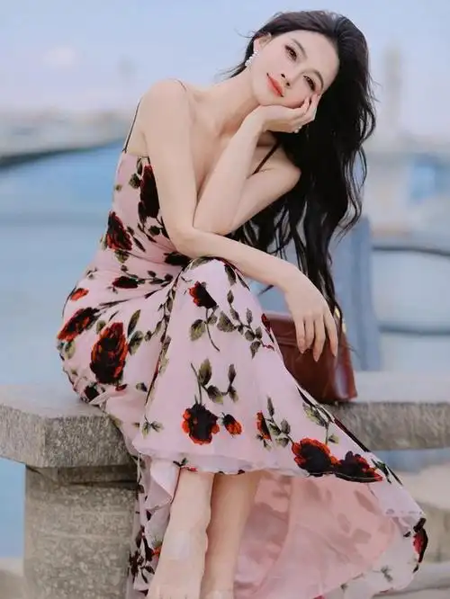 11个裙子拍照姿势,穿裙子这样摆姿势,拍照魅力好看又气质