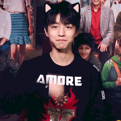 王俊凯可爱卖萌阳光gif动图_动态图_表情包下载_soogif