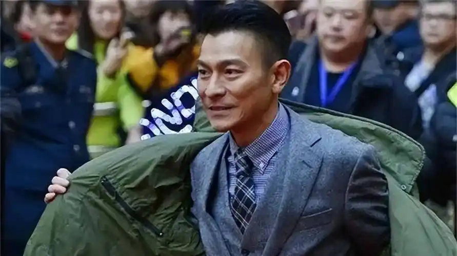 小"刘德华"教海哗:曾经风光无限,排场超过本尊,如今